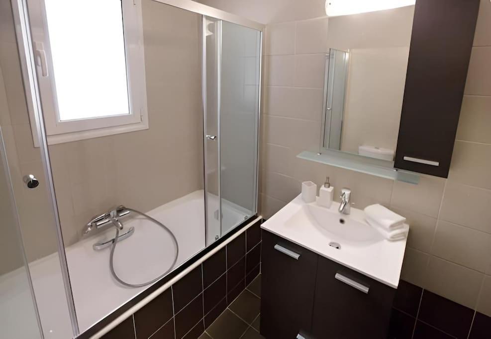 Modern Apartment In The Heart Of The City Αθήνα Εξωτερικό φωτογραφία