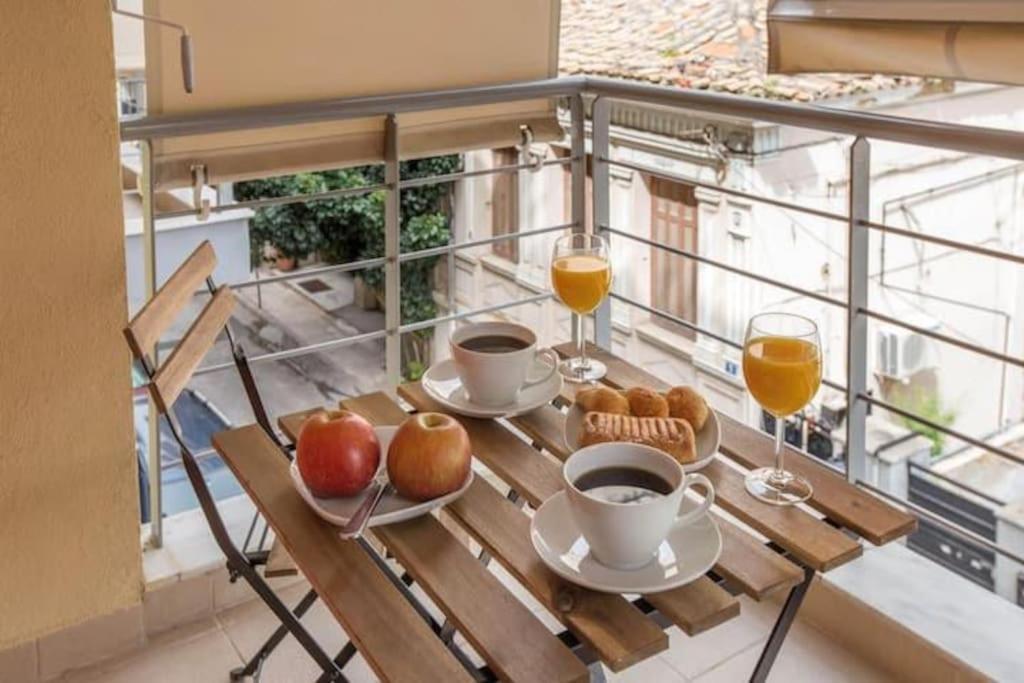 Modern Apartment In The Heart Of The City Αθήνα Εξωτερικό φωτογραφία